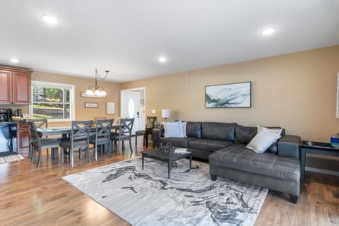 Living room, Seating area, Dining area