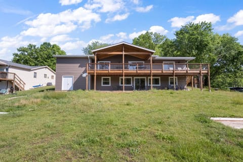 Property building, Day