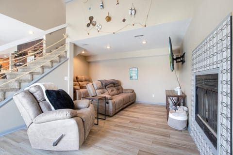 TV and multimedia, Living room, Seating area