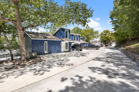 Property building, Day