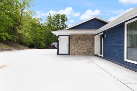Property building, Day