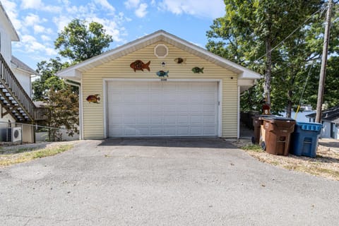 Property building, Day