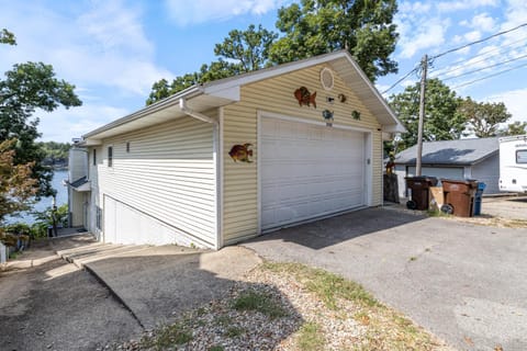 Property building, Day