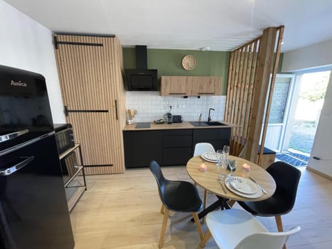 La Roseraie House in Fougères