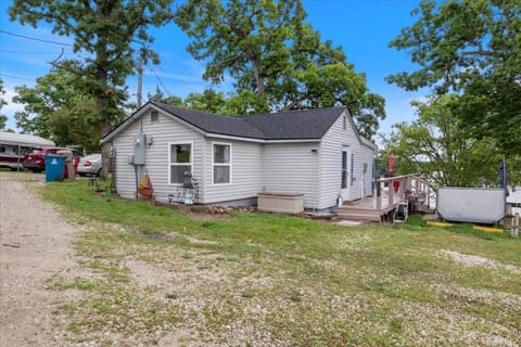 Property building, Spring, Day