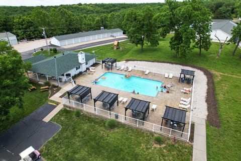 Property building, Day, Bird's eye view, Swimming pool, Swimming pool, sunbed