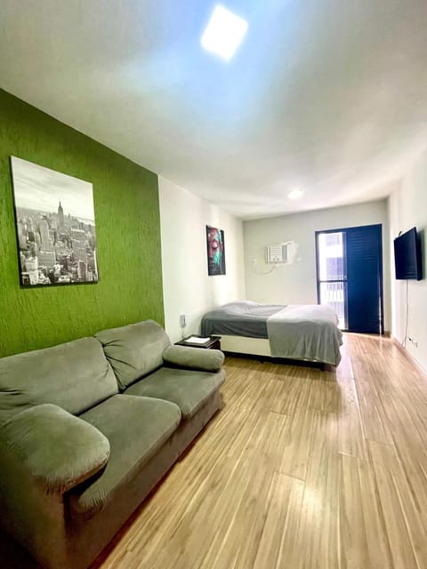 Bed, TV and multimedia, Photo of the whole room