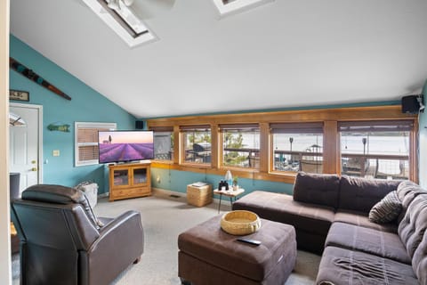 TV and multimedia, Living room, Seating area