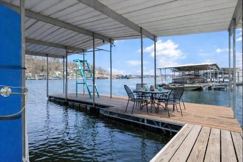 Nearby landmark, Activities