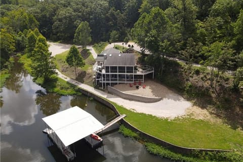 Property building, Day, Bird's eye view
