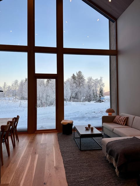 Villa Priddy-Lapland Luxury with hot tub and sauna Villa in Norrbotten County, Sweden