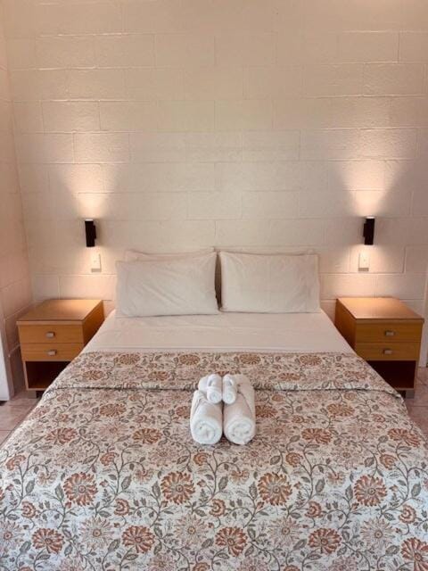 Maree's Beachfront House - Free Internet House in Arorangi District