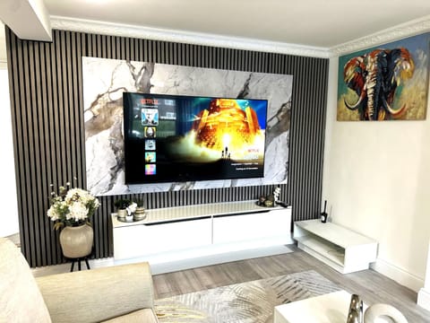 Communal lounge/ TV room