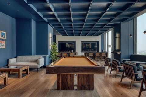 Game Room, Seating area