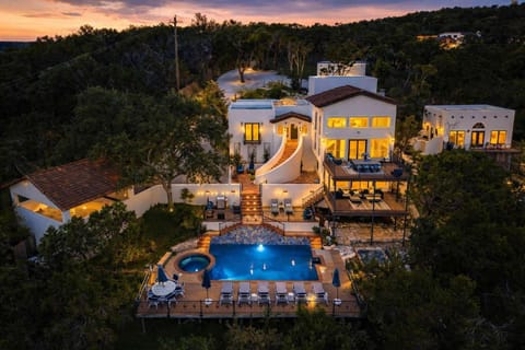 Pool Hot Tub Stunning views Lux Game Room House in Wimberley