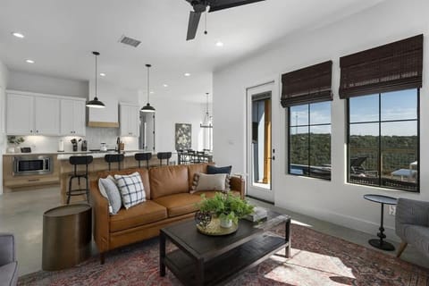 Scenic Views Heated Pools 2 Homes Sleeps 16 House in Canyon Lake