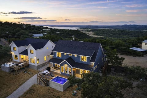 Scenic Views Heated Pools 2 Homes Sleeps 16 House in Canyon Lake