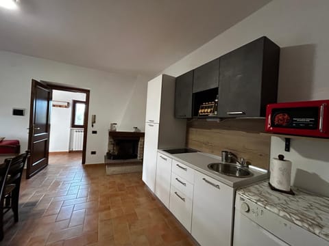 Communal lounge/ TV room, TV and multimedia, Kitchen or kitchenette, pet friendly, stove, kitchen