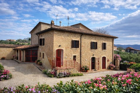Property building, Spring, Day, Natural landscape, Garden, Garden view