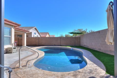 Private Mini Serene Oasis with Pool House in Maricopa