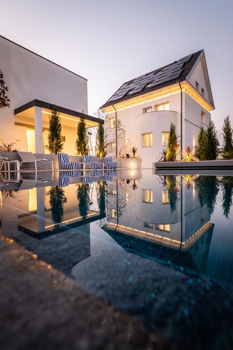Property building, Swimming pool