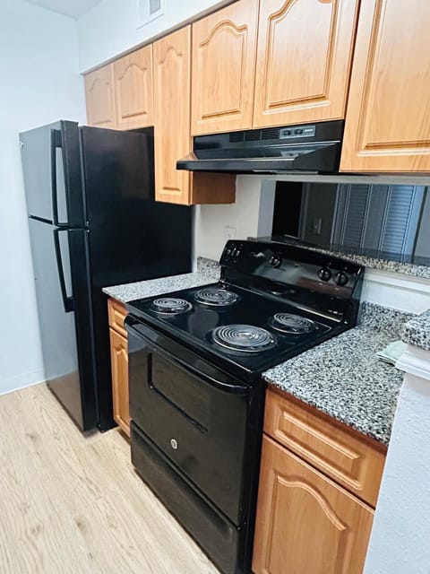 Kitchen or kitchenette, minibar, oven, pet friendly, stove