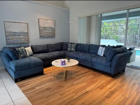 5BR Beach House - Private Pool Beach Access Incl House in Marco Island