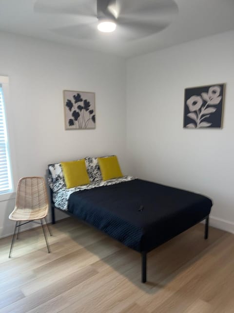 Downtown New 3 Story Sleeps 14 Villa in Baton Rouge