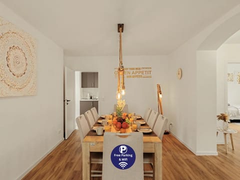 Coffee/tea facilities, Kitchen or kitchenette, Seating area, Dining area, heating, internet, internet