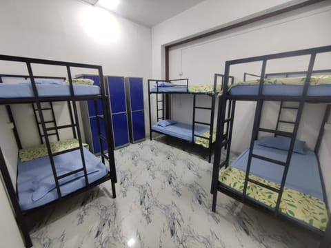 Bedroom, bunk bed