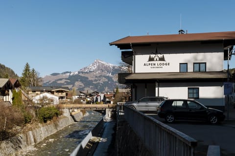 Property building, Day, Mountain view, Parking
