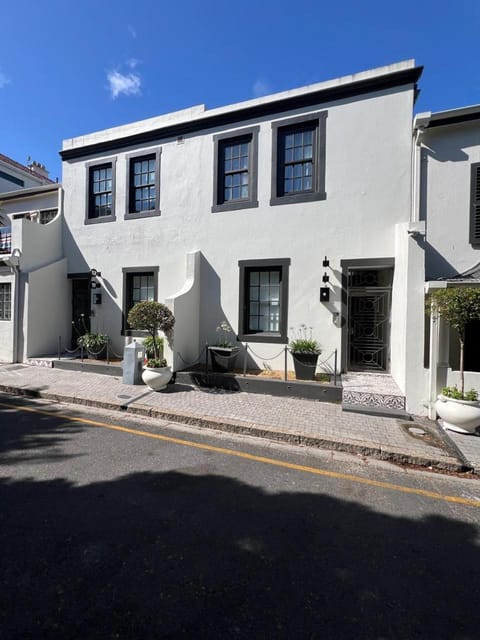 Neighbourhood Quarters Apartment hotel in Cape Town