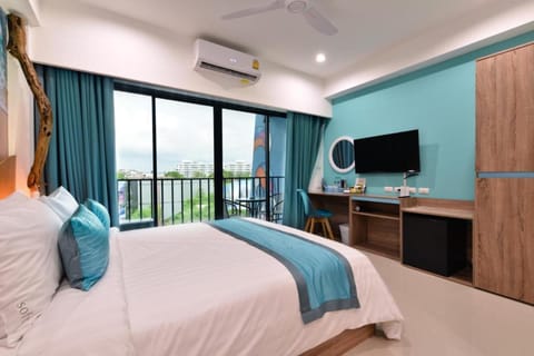 Balcony/Terrace, Photo of the whole room, Bedroom, air conditioner