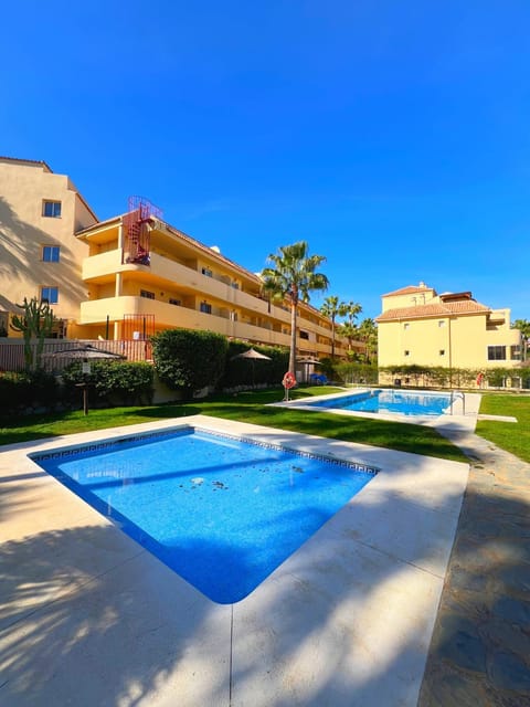 Garden, Swimming pool