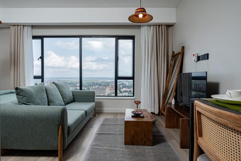 TV and multimedia, Living room, Seating area, Evening entertainment