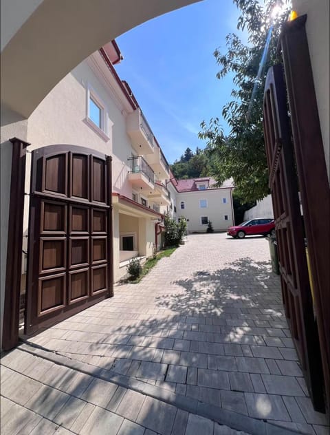 Property building, Street view