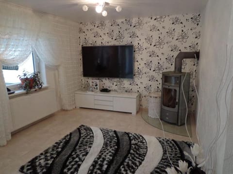 Communal lounge/ TV room, TV and multimedia, Photo of the whole room, Evening entertainment