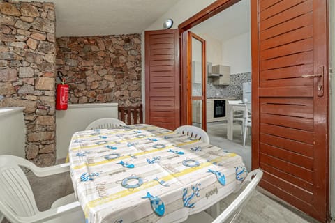 Brezza Marina Apartment- Terrace Apartment in San Teodoro