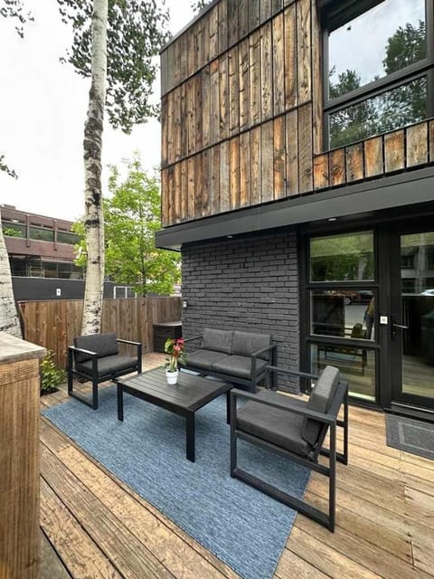 Renovated Aspen Core 3BR and 2 & Half BA Townhouse House in Aspen