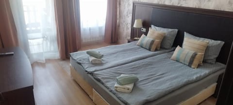 СПА апартамент "Цвети" в Балнео хотел "Свети Спас" - Минерална вода,гледка и уют Apartment in Velingrad