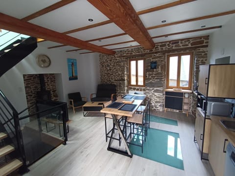 TV and multimedia, Kitchen or kitchenette, Seating area, Dining area