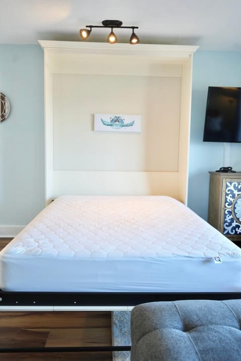 Private Wrightsville Beach Retreat - Channel View! House in Wrightsville Beach