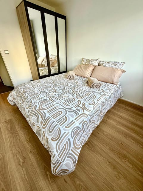 Antibes - 3 pièces cosy avec jacuzzi & grande terrasse Apartment in Antibes