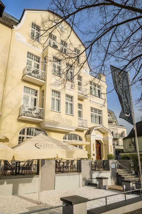 Property building, Balcony/Terrace