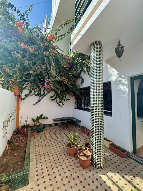 Property building, Spring, Day, Garden, Garden view