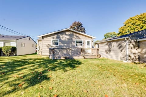 The Gold Charm - 5BR 2BA Home 1mi to ND Campus House in Mishawaka