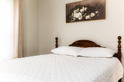 Playbook Place - 2BR Home Close to ND House in Mishawaka