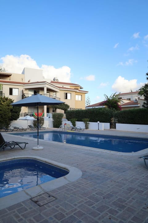 Day, Pool view, Swimming pool, sunbed
