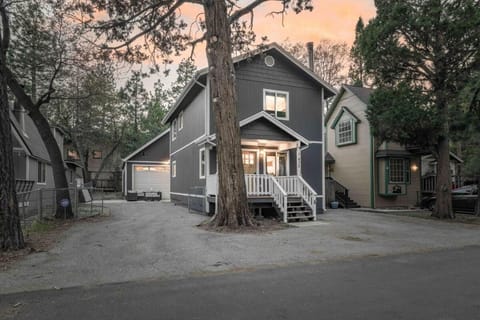 NEW Peak Pursuit Spa, Dogs Ok, Sauna, Lrg Game Rm House in Sugarloaf