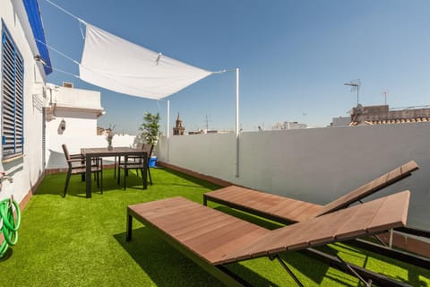 Property building, Balcony/Terrace, Living room